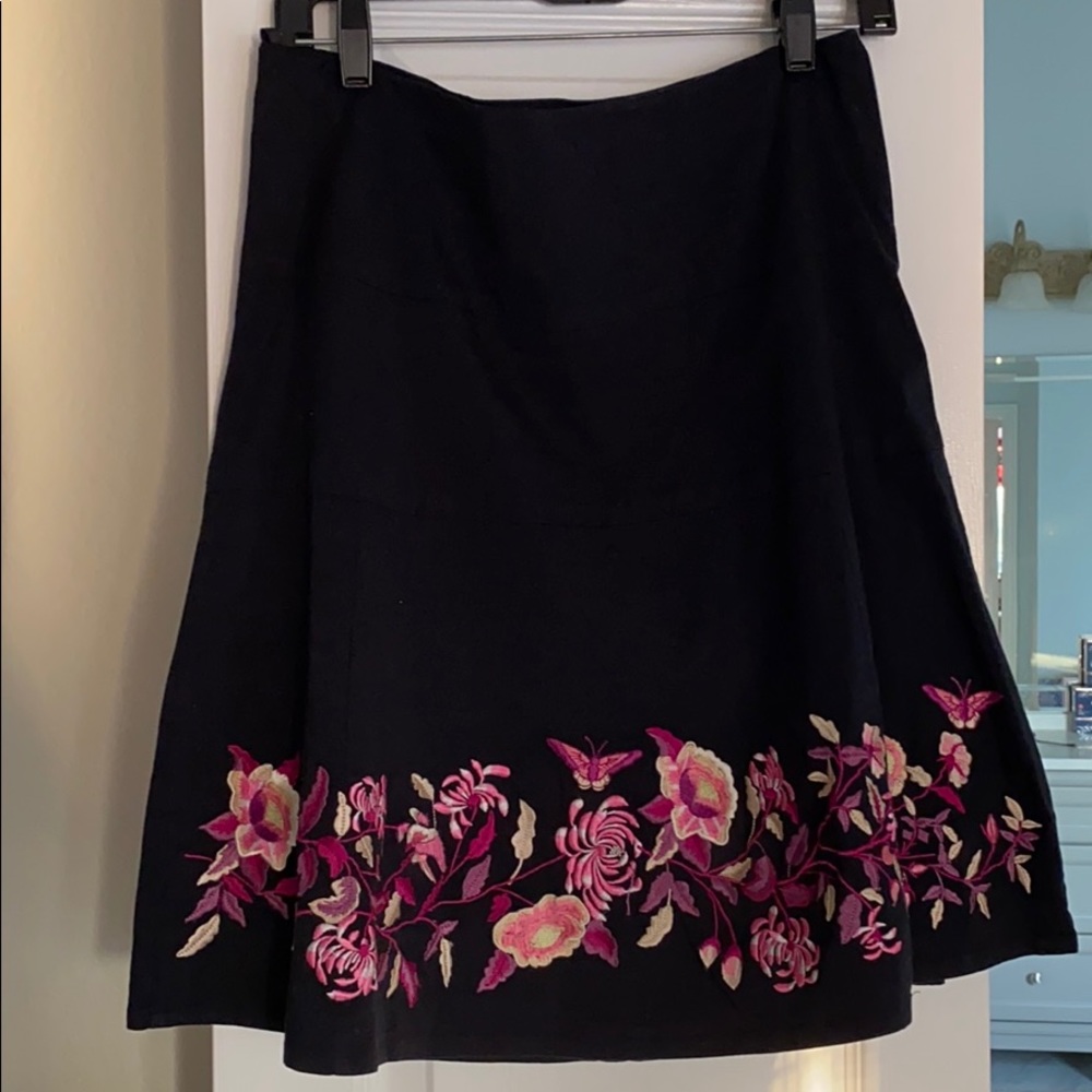 Beautiful black linen embroidery skirt size 10 - Picture 6 of 6